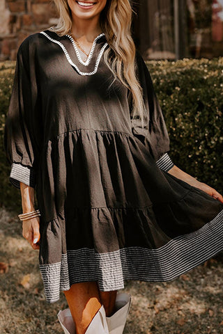 Black Contrast Stitched V Neck 3/4 Sleeve Tiered Mini Dress