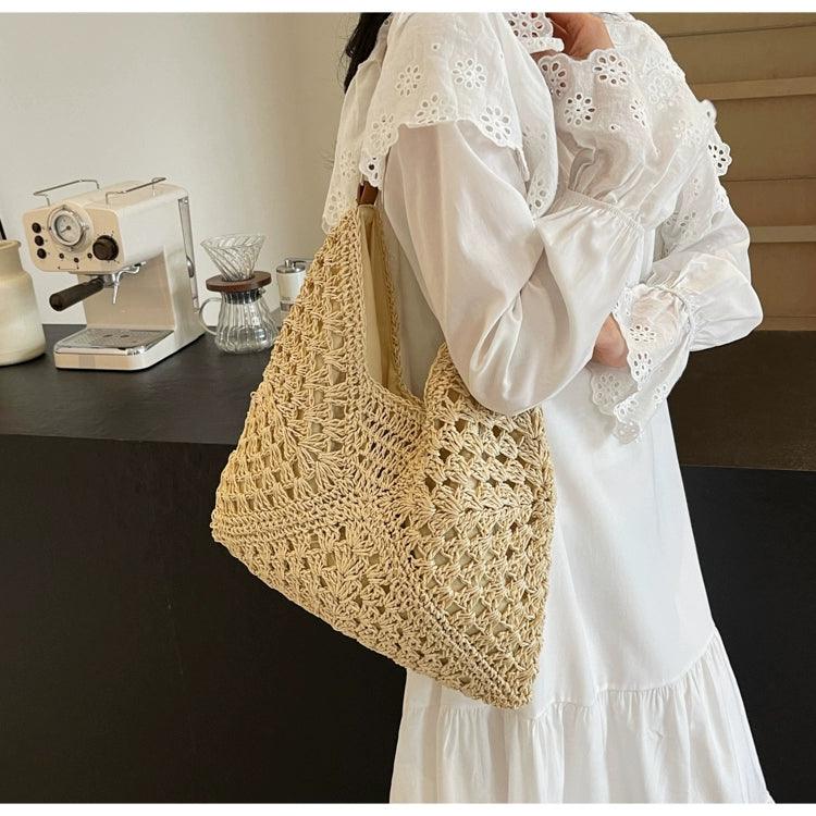 Chic and Spacious: Large Capacity Straw Crossbody Bag – Ideal for Sunny Days Carauana Store