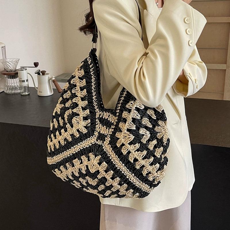 Chic and Spacious: Large Capacity Straw Crossbody Bag – Ideal for Sunny Days Carauana Store