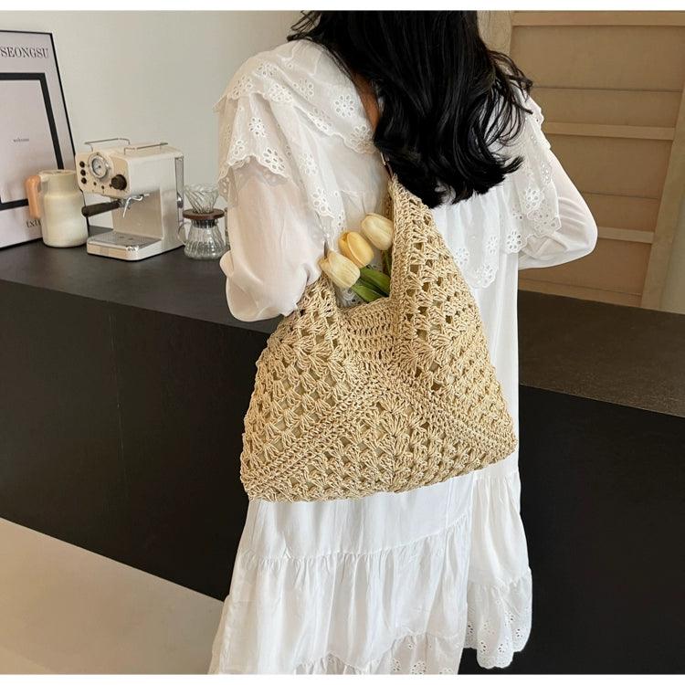 Chic and Spacious: Large Capacity Straw Crossbody Bag – Ideal for Sunny Days Carauana Store