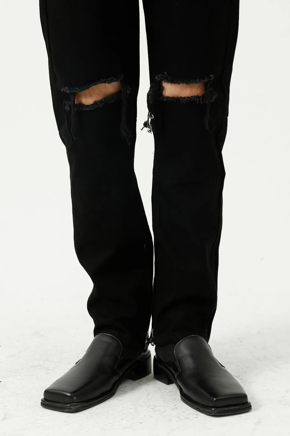 Distressed Mid Rise Jeans with Pockets Carauana Store