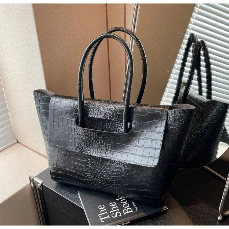 Carauana Crocodile Leather Handbag Black2