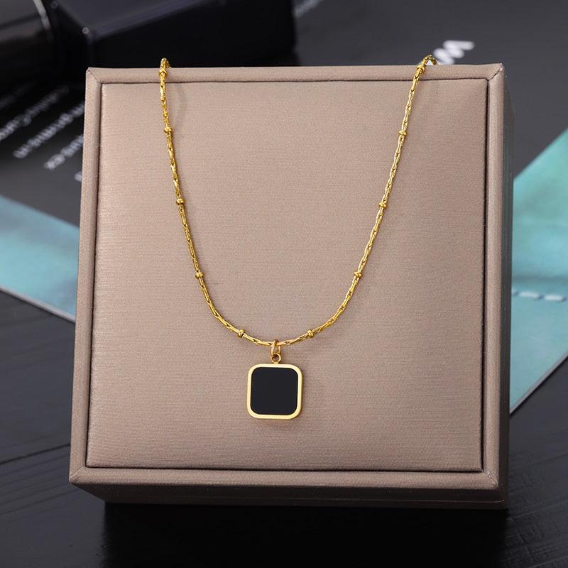 Vintage Rust Steel Zircon Necklace Flat Snake Bone Chain Blade Chain Square Emerald Pendant Necklace Women