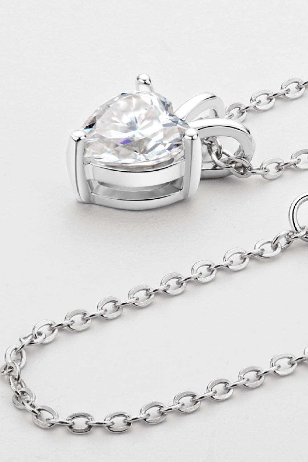 1 Carat Moissanite Heart-Shaped Pendant Necklace